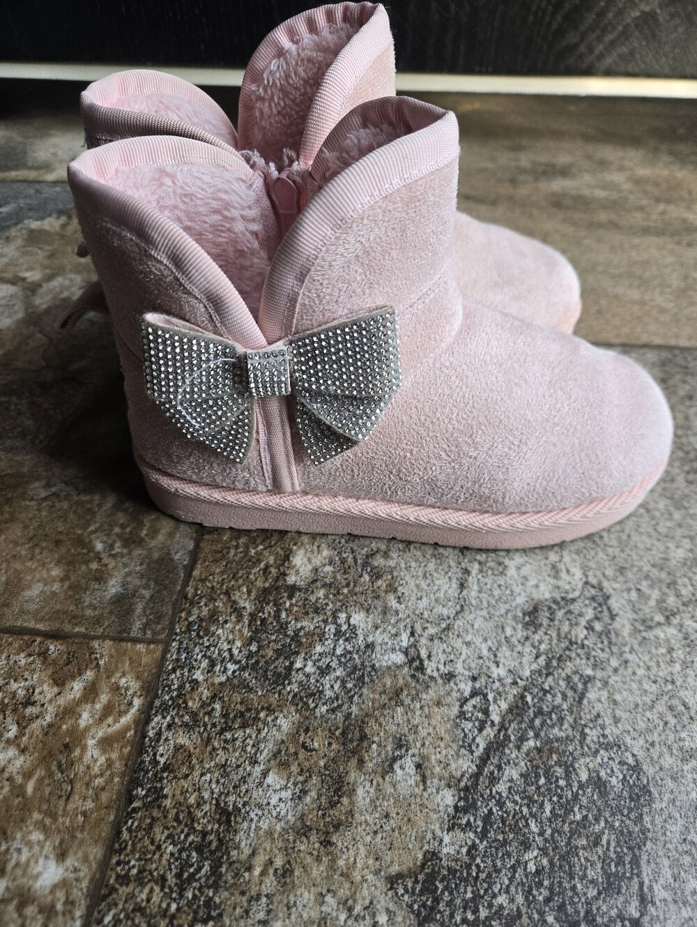 Bebe Girls Light Pink Fur Lined Boots Size 10c